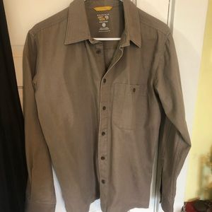 Men’s Mountain Hardwear button down